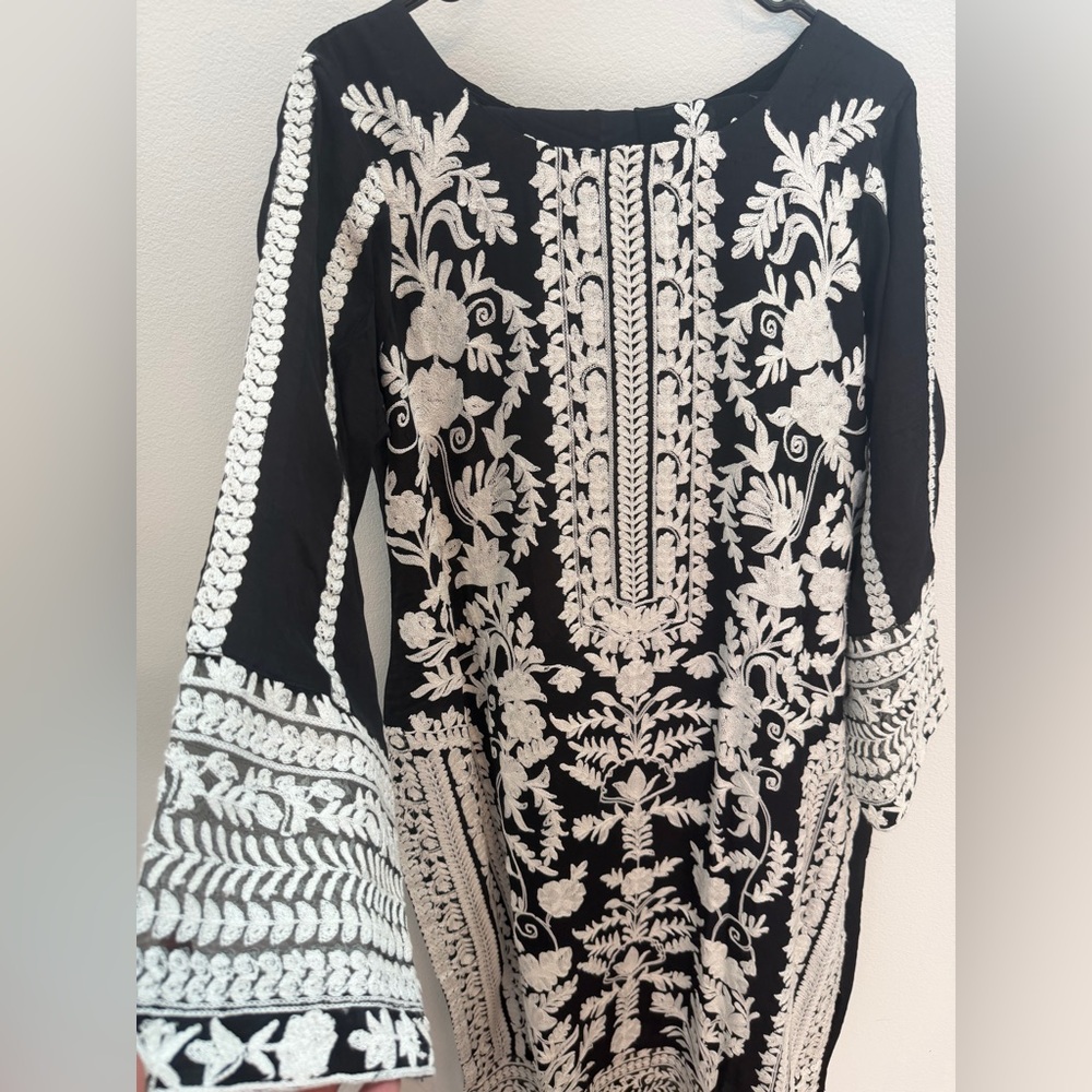 Black & White Embroidered 3 Piece Formal Suit with Chiffon Dupatta - Picture 3 of 7